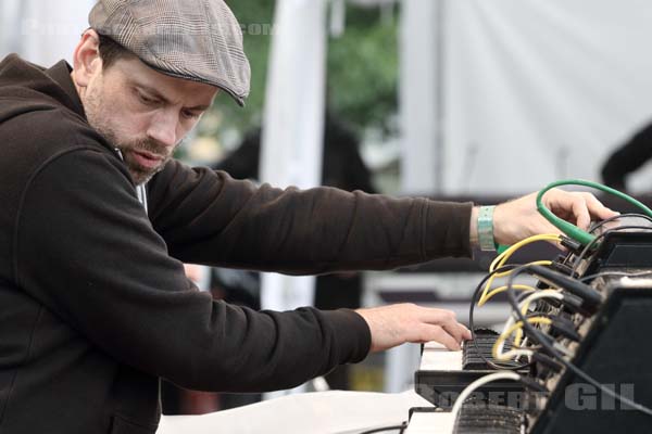 CAVERN OF ANTI-MATTER - 2016-05-29 - PARIS - Parc de la Villette - 